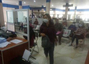 Pemohon Paspor Di LTSA Indramayu Tujuan Hongkong Singapore Patuhi Prokes