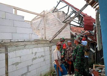 Beberapa Rumah di Plompong Sirampog Brebes Rusak Diterjang Angin Kencang