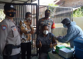 CAMAT DUKUPUNTANG MONITORING PROGRAM PELAKSANAAN VAKSINASI