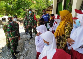 Danrem 082 CPYJ Ajak Masyarakat Patuh Prokes di Lokasi TMMD Reguler