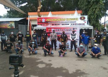 Cegah Penyebaran COVID-19, Komunitas Tangguh MIB Bagi Masker  