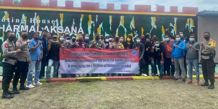 DANYON C PELOPOR SATBRIMOBDA JABAR AKBP MUHAMMAD ANDRI S,SI : SILATURAHMI DAN SINERGITAS DENGAN JURNALIS ATAU WARTAWAN SANGAT PENTING