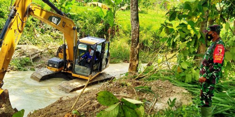 Normalisasi Sungai Adalah Salah Satu Sasaran Fisik TMMD Reguler Bojonegoro