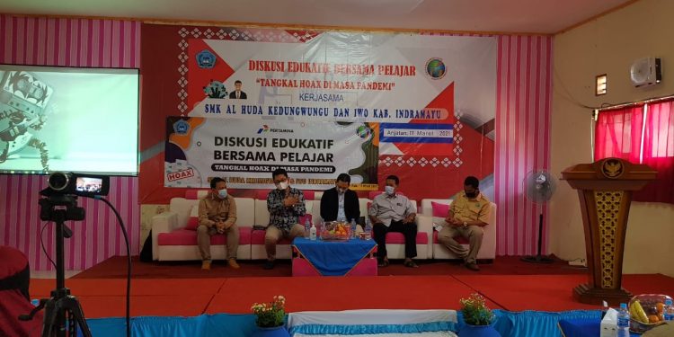 Gelar Diskusi Edukatif Pelajar, IWO Ajak Pelajar SMK Al Huda Indramayu Lebih Bijak dalam Bermedsos