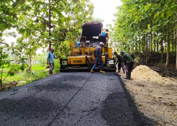 Progres Pengaspalan Jalan TMMD Reguler Bojonegoro di Jatimulyo