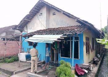 Instalasi Listrik Hancur Terbakar, Satu Rumah di Desa Kubangkarang Tersambar Petir