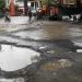JALAN JENUN CIWARINGIN YANG BERADA PERSIS DEKAT PINTU MASUK RUMAH SAKIT ARJAWINANGUN RUSAK PARAH, BUKTI MINIMNYA PERHATIAN