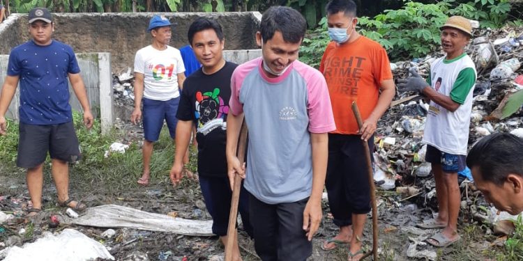 JELANG BULAN PUASA 1442 H, WARGA BLOK MAJU – KERTA DESA TEGALWANGI BERGOTONG ROYONG BERSIH BERSIH SAMPAH