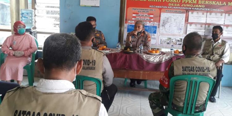 SAT BINMAS POLRESTA CIREBON KUNJUNGI POSKO PPKM SKALA MIKRO KAMPUNG TANGGUH DIDESA JUNGJANG
