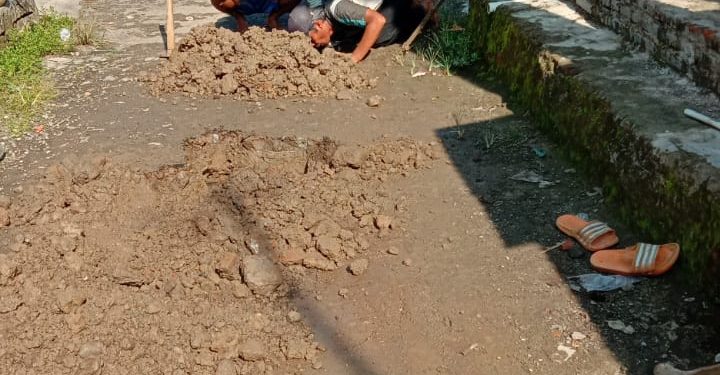 Kebocoran Pipa Air Bersih Langsung Direspon Perumda Air Minum Tirta Jati, Pelanggan Kagum Atas Pelayanan Prima Yang Diberikan