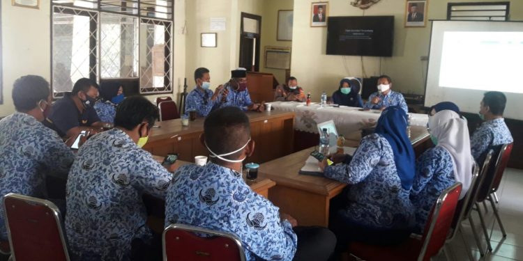 PUSKESMAS TEGAL GUBUG GELAR PERTEMUAN KOORDINASI PELAKSANAAN VAKSINASI BAGI PELAYAN PUBLIK TINGKAT KECAMATAN