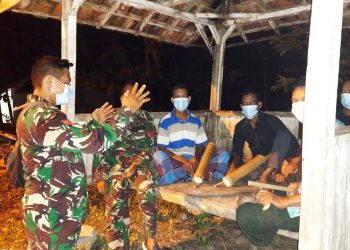 Satgas TMMD Reguler Bojonegoro Ronda Malam di Tempat Tugasnya