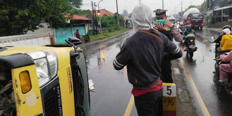Sempat Macet Karena Truk Terbalik, Jalan Raya Pantura Kini Normal Kembali