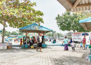Pengunjung Membludak di Kolam Renang Jempol Ciledug, Prokes Di Soal !!