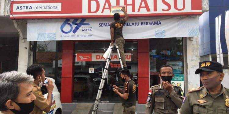 Tidak Bayar Pajak Ratusan Reklame Ditertibkan
