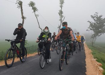 Forkopimda Bojonegoro Gowes di Jalan Penghubung Dua Desa Karya TMMD Reguler