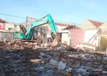 Warning Komisi II DPRD Tak Di Gubris, Ketegasan Hukum Di Pertaruhkan –  Di Duga, Pembongkaran Pasar Losari Kidul Kembali di Lanjutkan Tanpa Mengantongi Izin