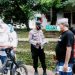 Selain Membagikan 1000 Masker, Pemdes Lebak Mekar Juga Gelar Penyemprotan Desinfektan