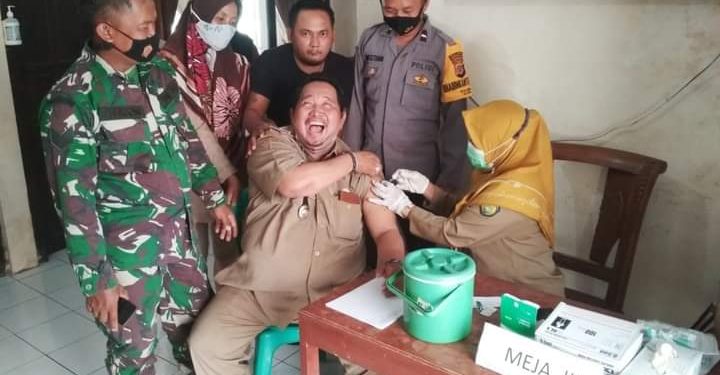 Kuwu di Kecamatan Kroya di Vaksin