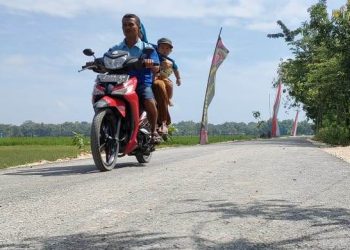 Jalan TMMD Reguler Bojonegoro Muluskan Segala Aktivitas Warga Dua Desa