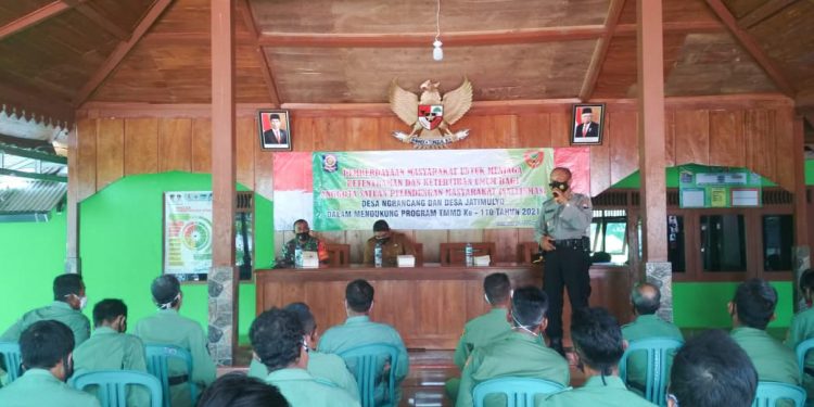Satlinmas Ngrancang Bojonegoro Dibekali Deteksi Dini Aksi Terorisme