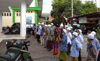 Antusiasnya Anak-anak Ponpes Yanuris Tonjong Brebes Dilatih PBB dan Dibekali Wasbang