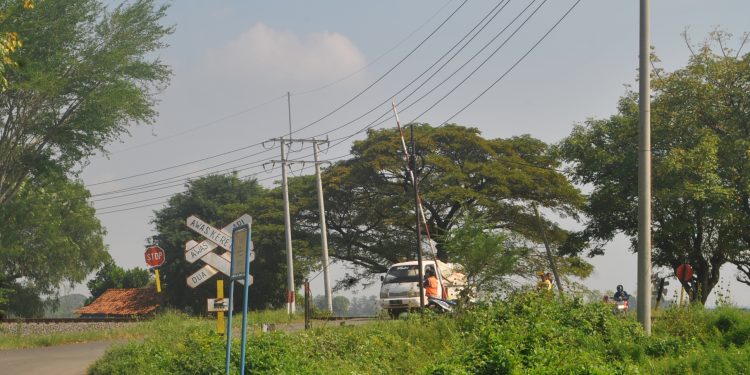 Waspada Saat Melintasi Rel Kereta Api Masih Cukup Rawan Kecelakaan
