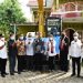 Bupati Indramayu Serahkan Satu Unit Excavator untuk Petambak Ikan di Pasekan