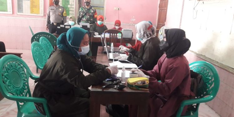 DUKUNGAN PEMDES, BABINSA DAN BHABINKAMTIBMAS JADI KUNCI PERCEPATAN VAKSINASI LANSIA