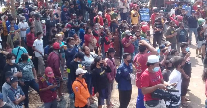 Bupati Temui Perwakilan Pengunjuk Rasa Dari Kalangan Pekerja Seni