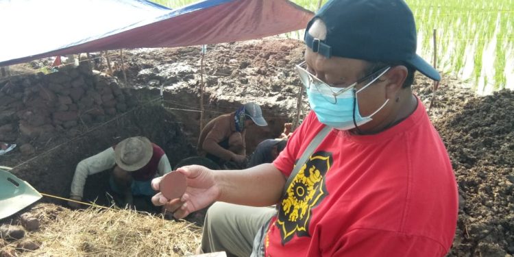 Tim Arkeolog Situs Dingkel Kembali Temukan Artefak Kuno