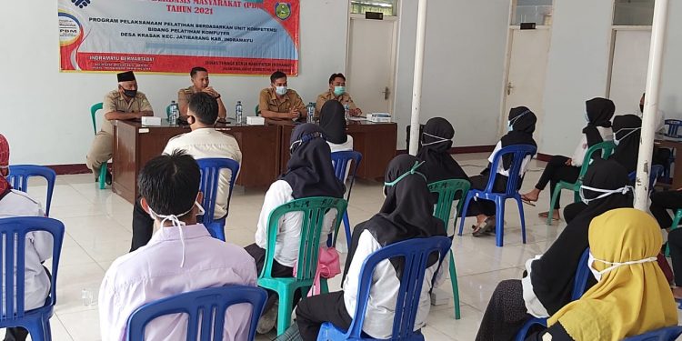 Disnaker Indramayu Gelar Pelatihan Komputer untuk Purna Pekerja Migran