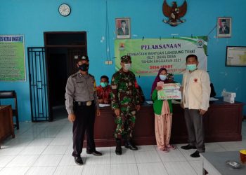 Pemerintah Desa Sende Bagikan BLT Covid 19 ke 174 KPM