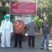 ANTISIPASI PENYEBARAN COVID-19, SATGAS SEMPROTKAN DISINFEKTAN DI SDN 5 ARJAWINANGUN