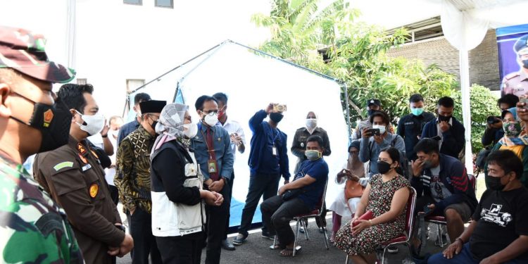 Bupati Indramayu Tinjau Vaksinasi Covid-19 di Kejaksaan Negeri Indramayu