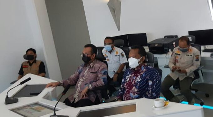 BUPATI CIREBON IKUTI RAKOR PPKM DARURAT DENGAN GUBENUR JAWA BARAT SECARA VIRTUAL