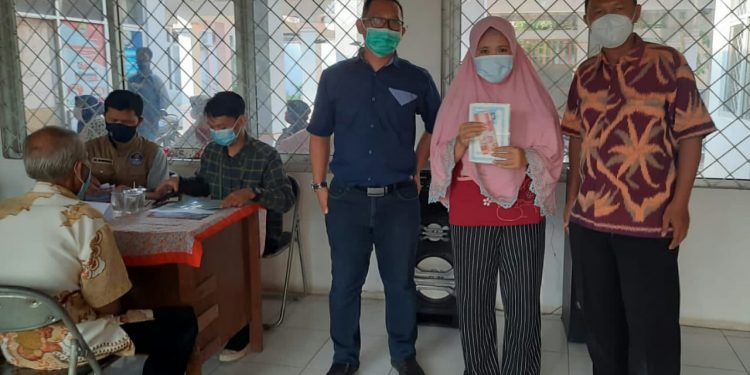 KPM DIKECAMATAN SURANENGGALA TERIMA BANSOS TUNAI