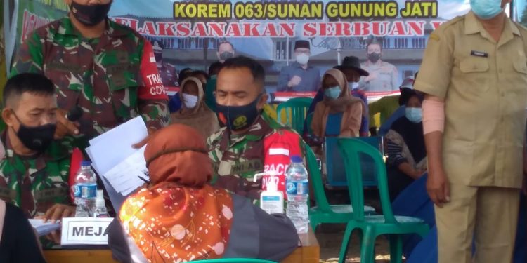 Serbuan Vaksin di Kandanghaur, Wujud TNI/Polri Perangi Covid-19 