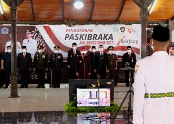 77 Siswa Terbaik Dikukuhkan Sebagai Paskibraka Brebes