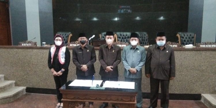 DPRD Indramayu Sampaikan Hasil Pembahasan Banggar dan TAPD Terhadap KUA dan PPAS APBD 2022