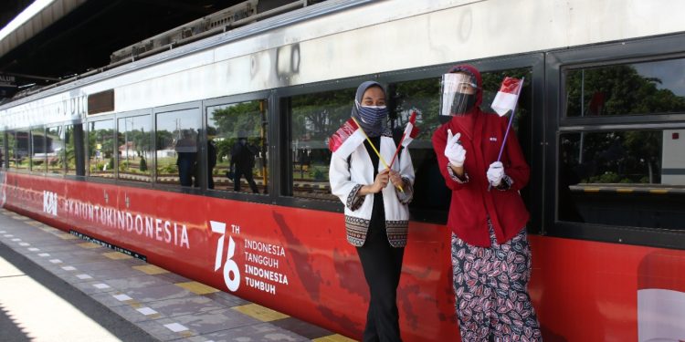 Bangkitkan Semangat Merah Putih, KAI Daop 3 Cirebon Hadirkan Livery Khusus HUT RI