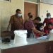 PENYALURAN TAMBAHAN BANTUAN BERAS 10 KG UNTUK WARGA DESA LUNGBENDA DIPANTAU LANGSUNG KUWU