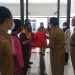 Guru dan Tenaga Honorer Yang Terpapar Dan Terdampak PPKM Terima Sembako