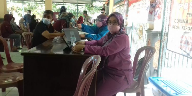 Puskesmas Talun Laksanakan Percepatan Pemberian Vaksin ke Warga Dilingkungan Wilayah Kerjanya
