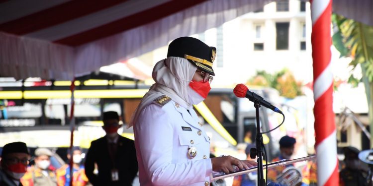 Peringati HUT Ke-76 Kemerdekaan RI, Bupati Nina Agustina Apresiasi Tenaga Kesehatan.