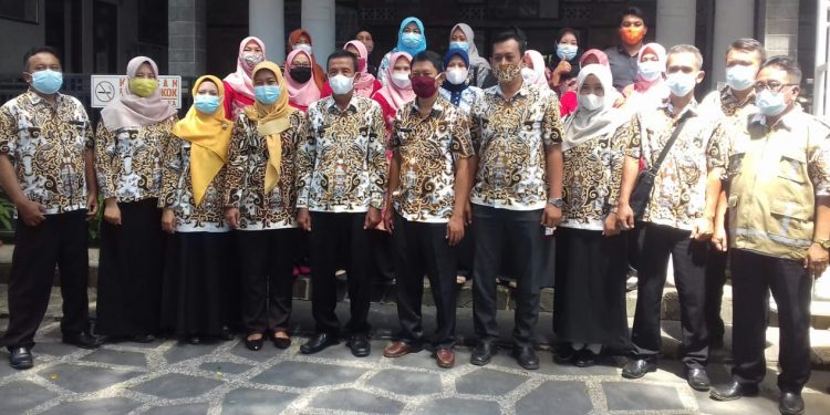 Kunjungan Pemdes Sindangkasih Di Desa Bobos Guna Persiapan Lomba 10 Program Pokok PKK Tahun 2021 Tingkat Provinsi Jawa Barat