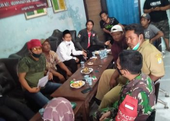 Puluhan Warga Desa Jungjang Wetan Luruk Kantor Desa Terkait Penerima Bantuan Yang Diduga Tidak Tepat Sasaran
