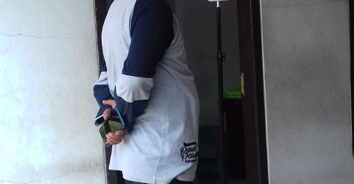 Persempit Penyebaran Virus Covid-19 Pengelola Pasar Pasalaran Lakukan Cek Suhu Tubuh