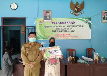Pemdes Sende Bagikan BLT DD ke 174 KPM