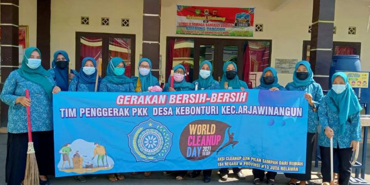 Pemdes Dan TP. PKK Desa Kebonturi Laksanakan Gerakan Bersih Bersih WCD 2021